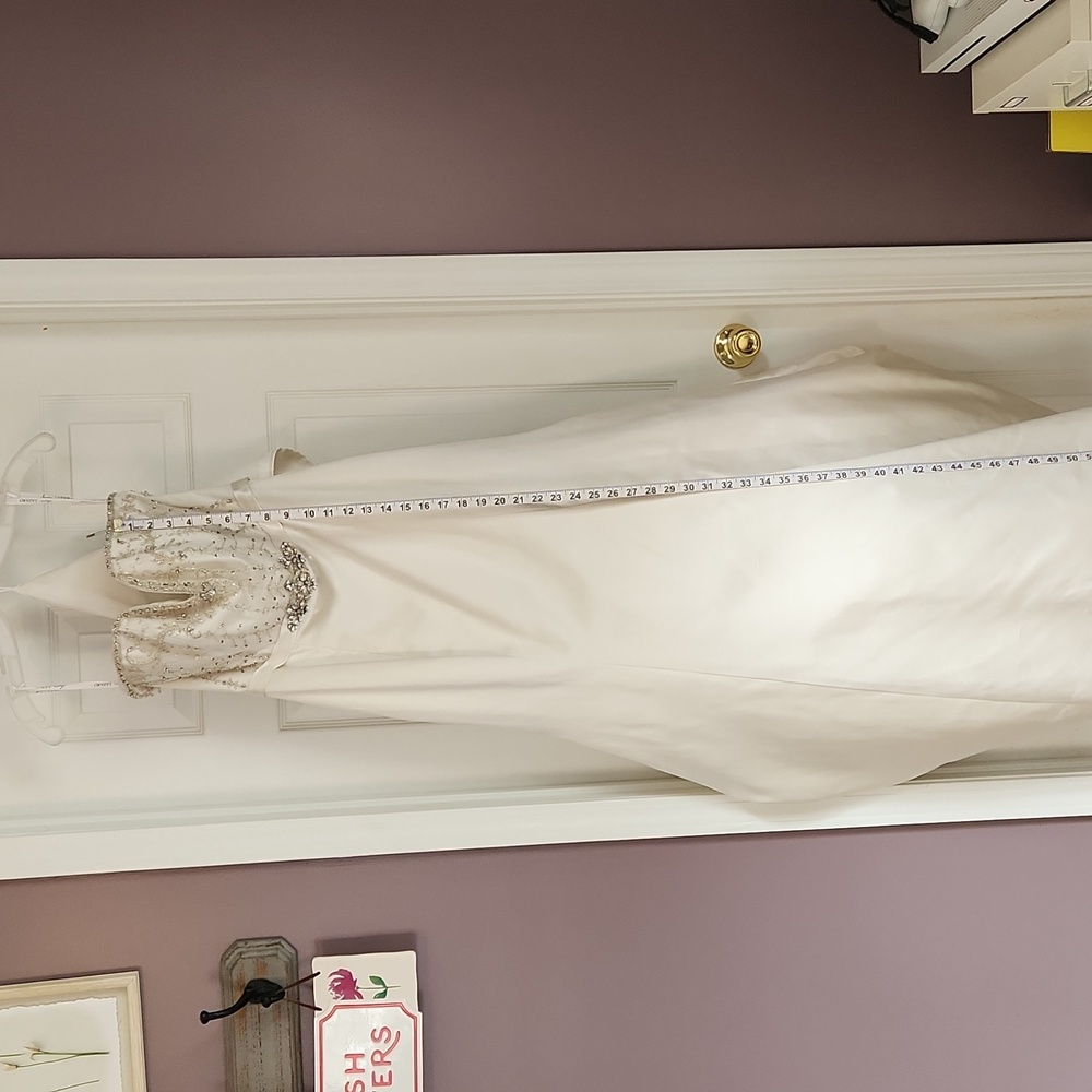 Lazaro Lovelle Wedding Dress
